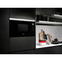 Kép 3/6 - AEG MBE2658DEM beépíthető mikrohullámú sütő * 25liter / 800/900W